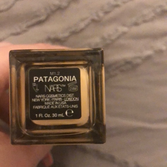 brand new nars radiant longwear foundation - Picture 2 of 2